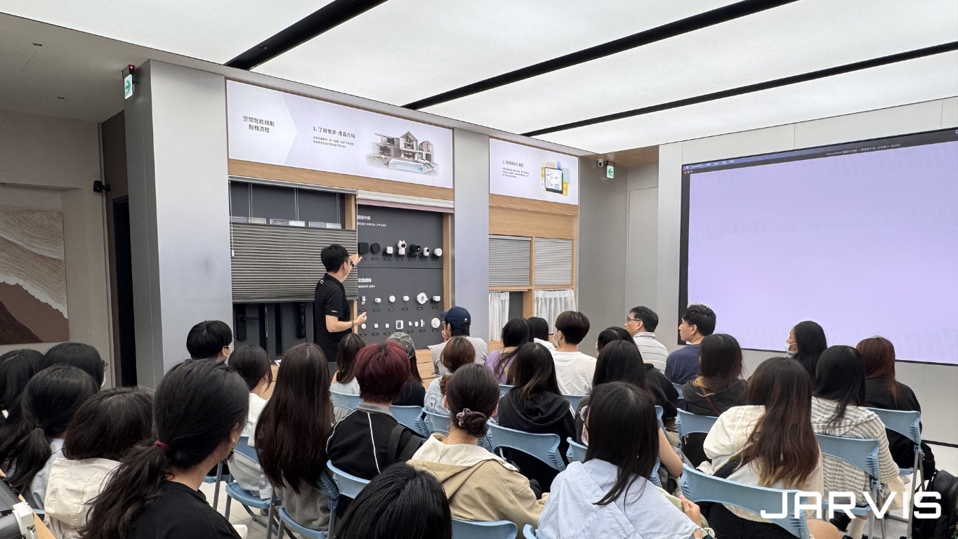 朝陽科大建築系師生參訪賈維斯科技交流現場